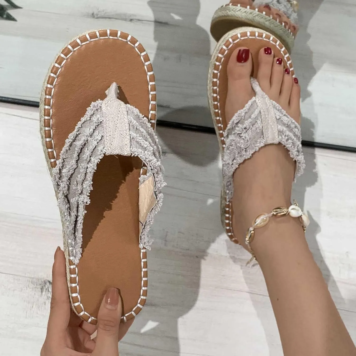 Women's T-Strap Flip Flops Trendy Classic Basic Splicing Flip-Flops Comfort Lightweight Fringe Cute Thong Sandals